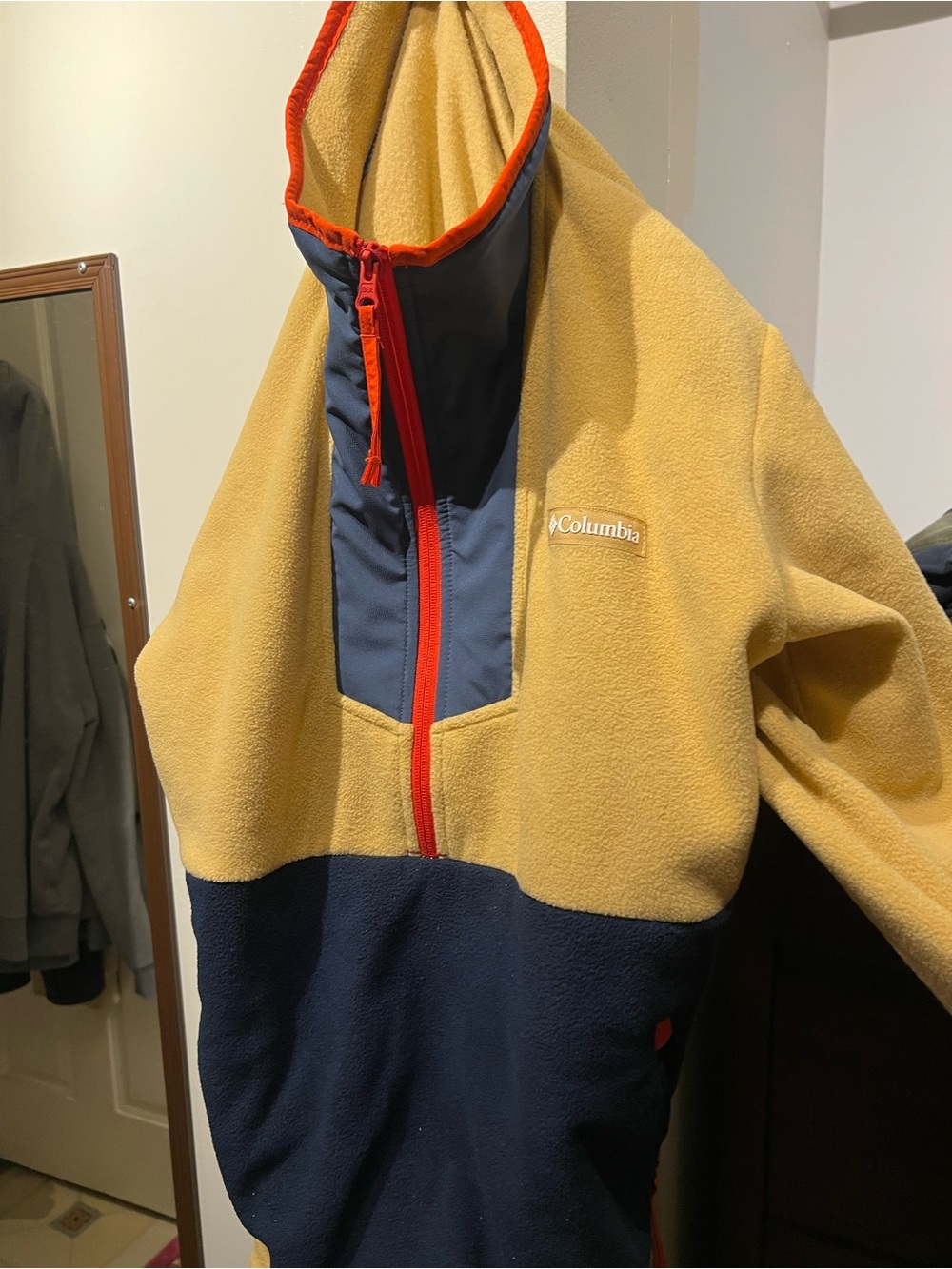 Columbia mens Two-Tone Fleece Pullover - Mustard & Navy